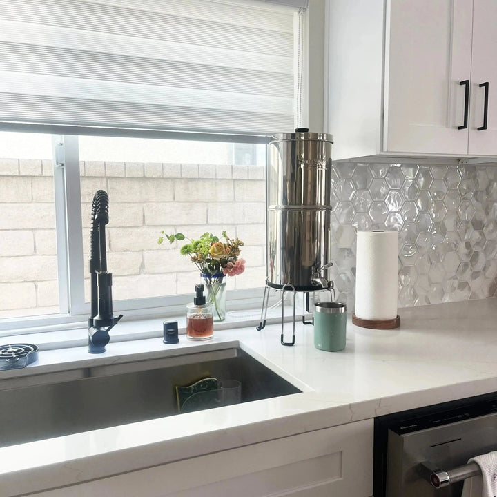 Purewell® – 2.25 Gallons Gravity-fed Water Filter System Plastic Container Purewell